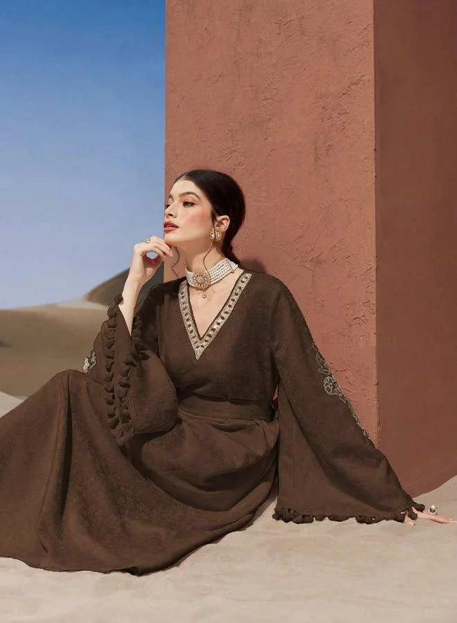 تايك تو جلابية جاكارة بتفاصيل شراشيب